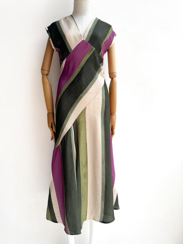Vestido Midi de Rayas Asimétricas