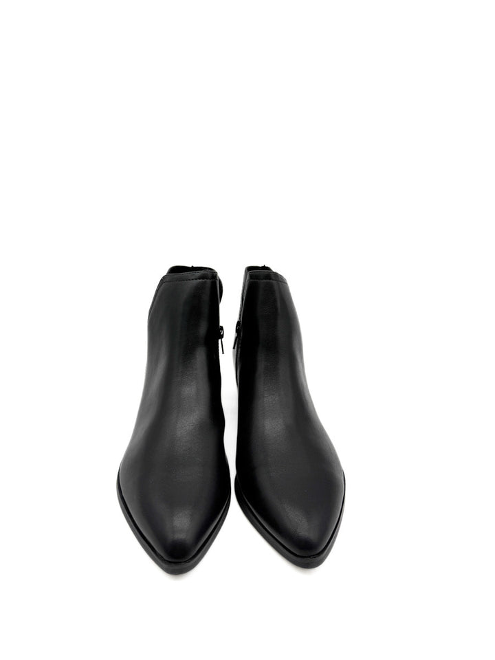 Botines Tacón Bajo Corina M5791