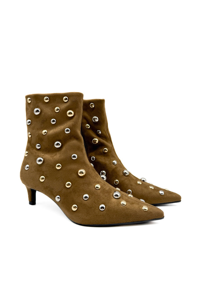 Botines Tacón Bajo Tachuelas Metálicas Corina M5636
