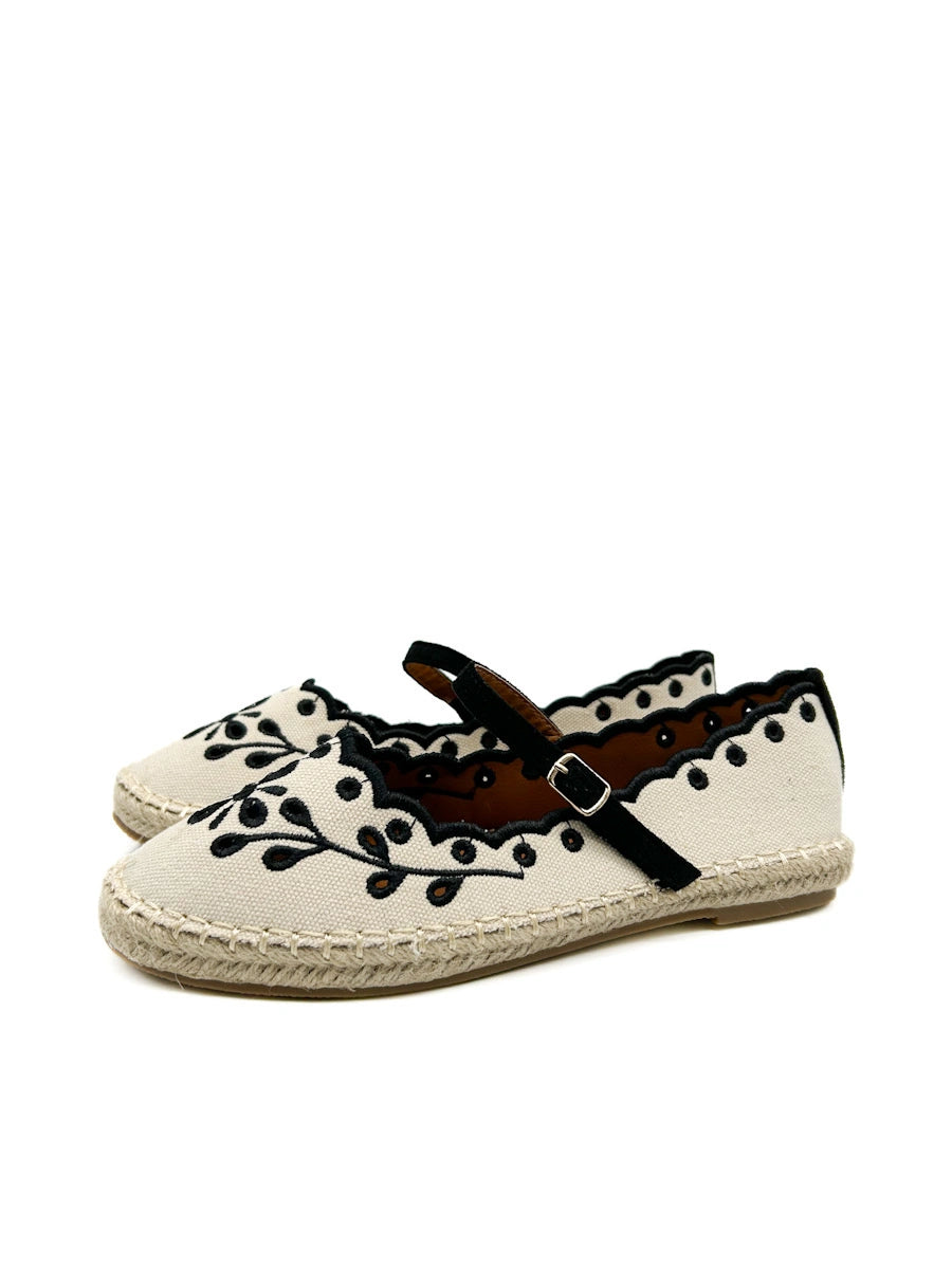 Espadrilles Mary Jane con Bordado Inglés y Acabado Artesanal