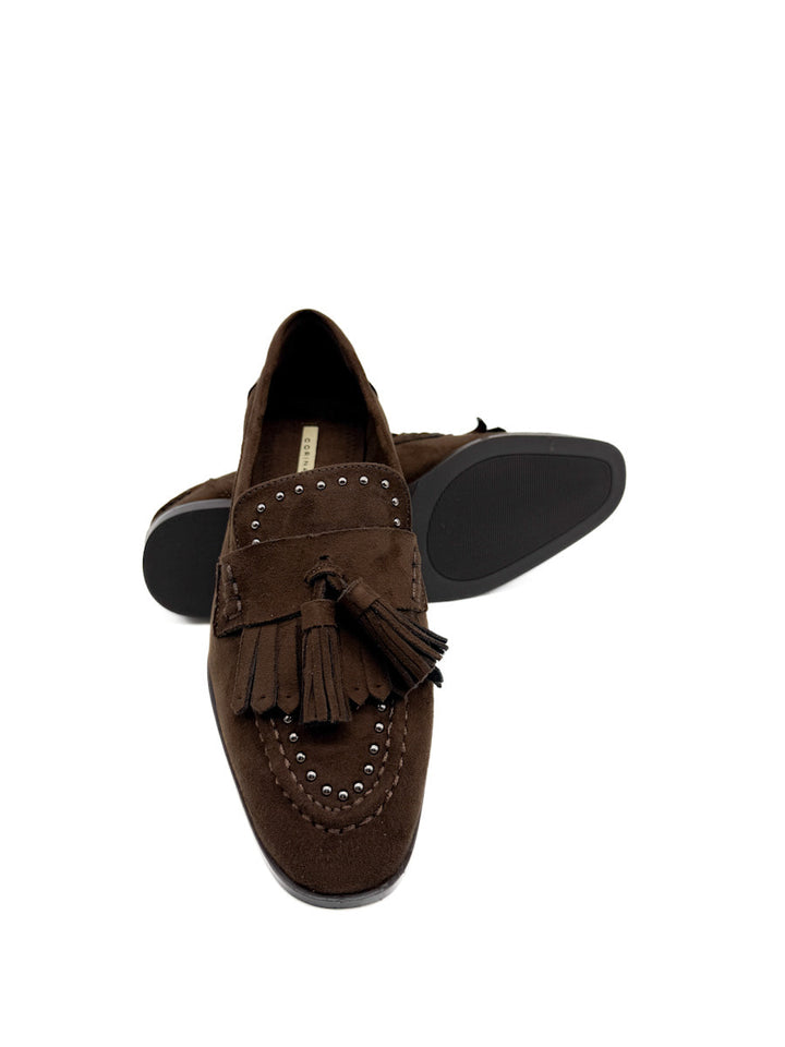 Mocasines de Borlas y Tachuelas Corina M5680
