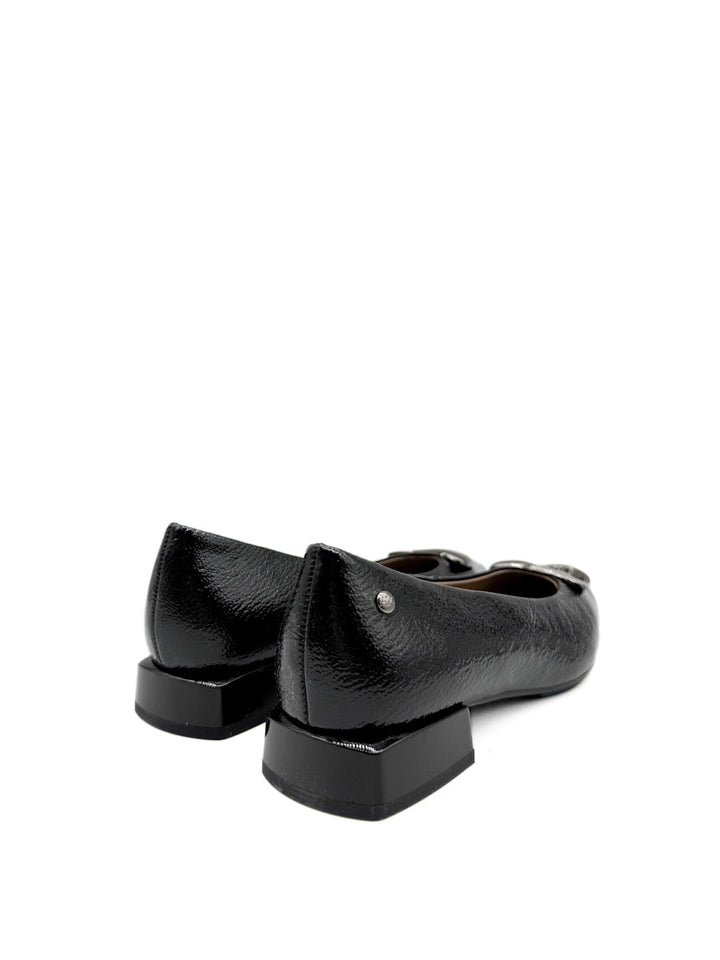 Zapatos de Tacón Bajo con Hebilla: Elegancia y Comodidad