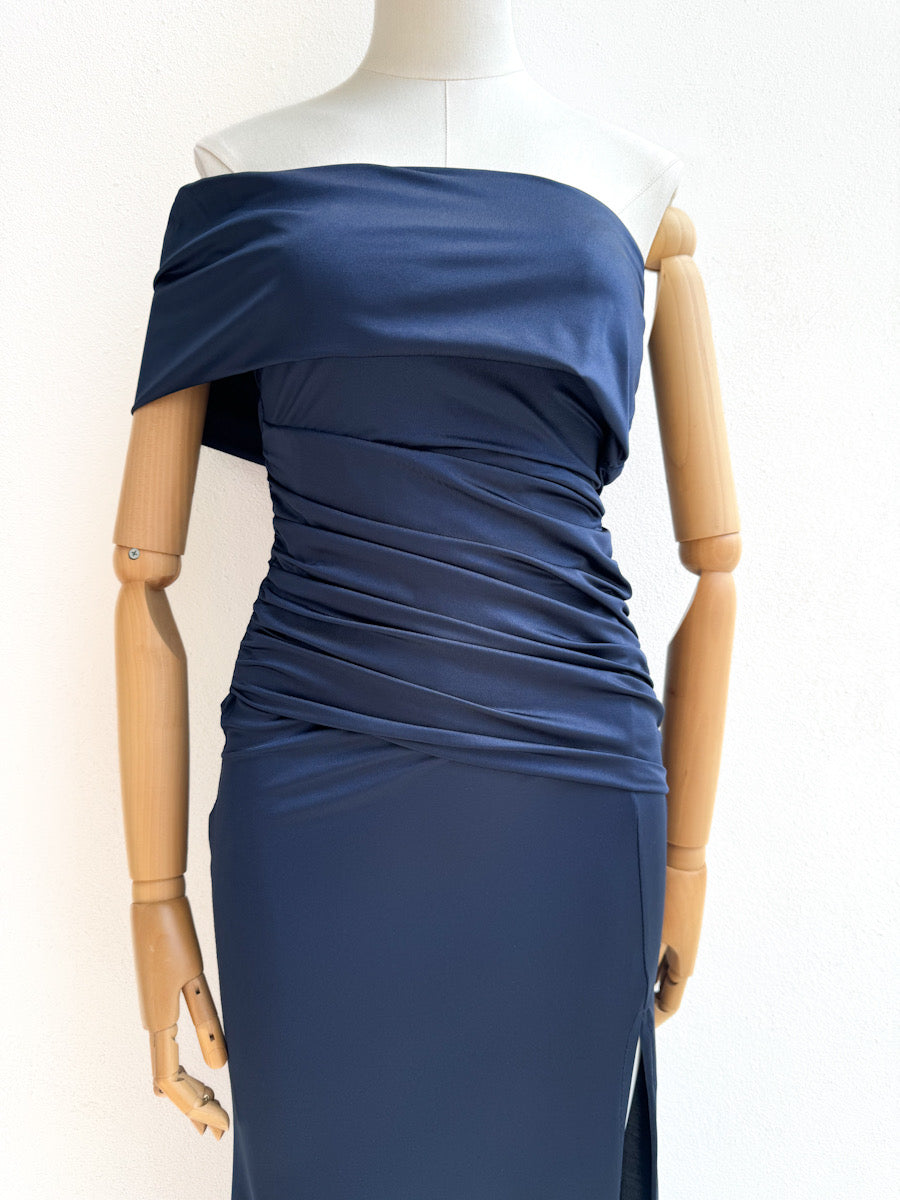 Vestido Largo con Drapeado y Abertura Lateral