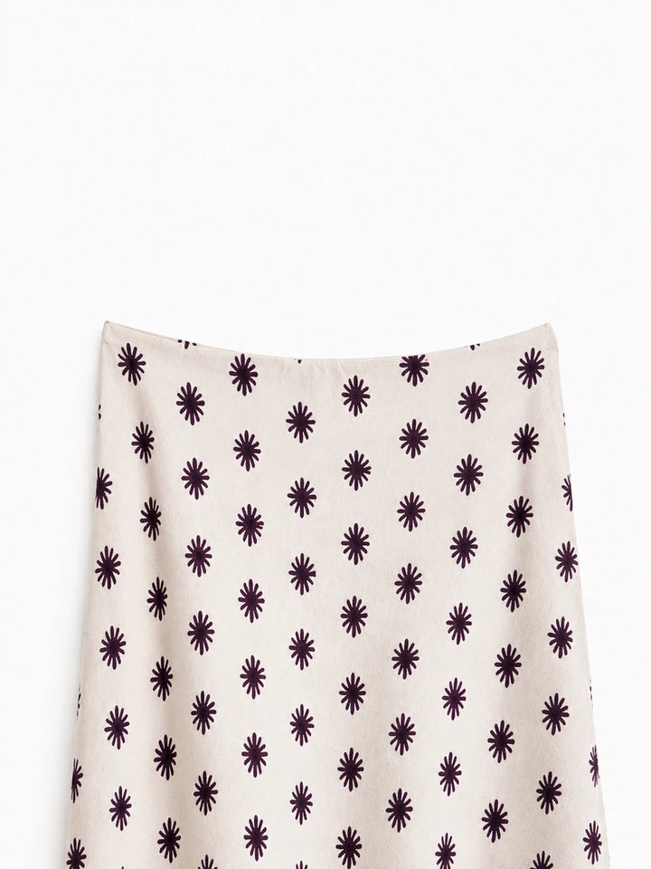 Conjunto Elegante de Top Crop y Falda Larga con Estampado Floral Morado Minimalista