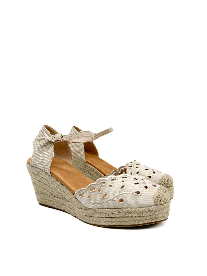 Alpargatas de Cuña con Calado Floral y Plataforma de Yute