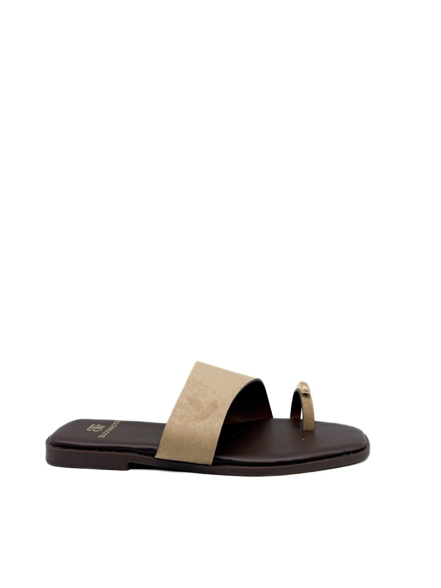 Sandalias Planas con Anillo Metálico y Pala Ancha