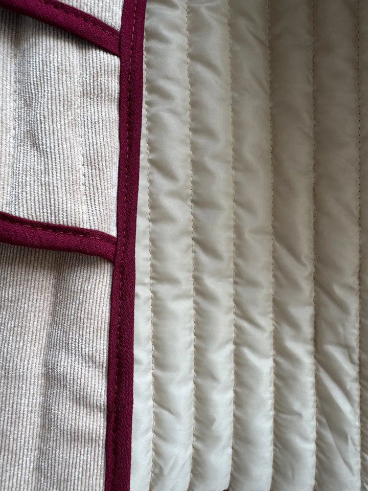 Chaqueta Acolchada con Diseño Escalonado en el Hombro