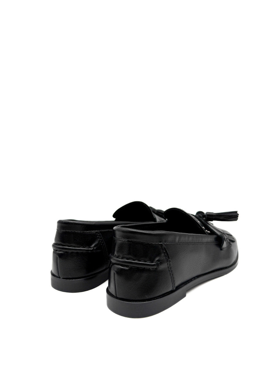 Mocasines de Borlas y Tachuelas Corina M5680
