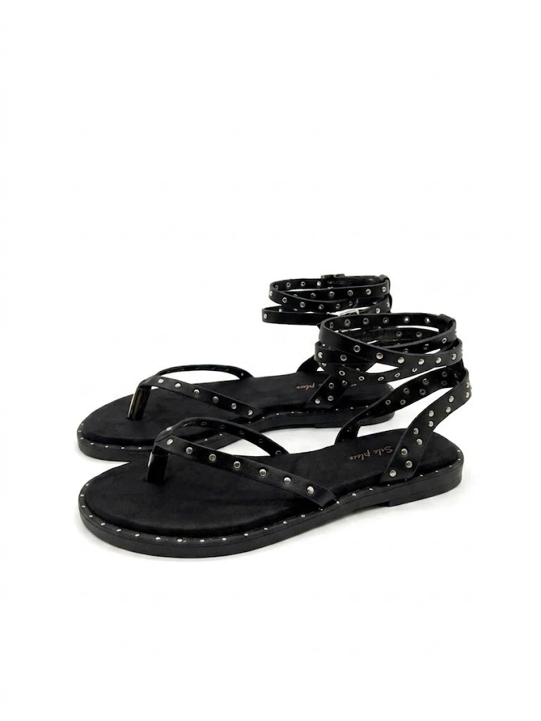 Sandalias Romanas con Tachuelas Metálicas y Doble Correa al Tobillo - Colección Urban Chic