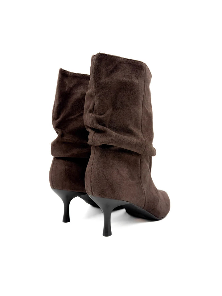 Botines Arrugados de Antelina para Mujer con Tacón Fino y Puntera Afilada