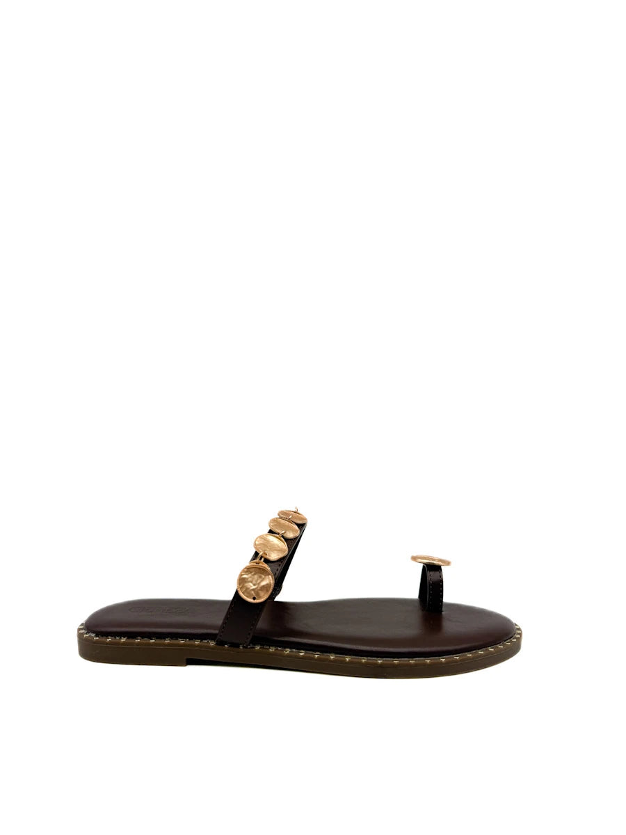 Sandalias Planas con Adorno de Monedas Doradas y Anillo al Dedo