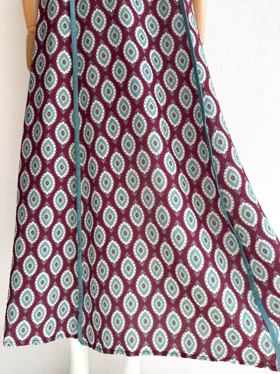 Vestido Midi Étnico con Escote Original – Disponible en Varios Colores