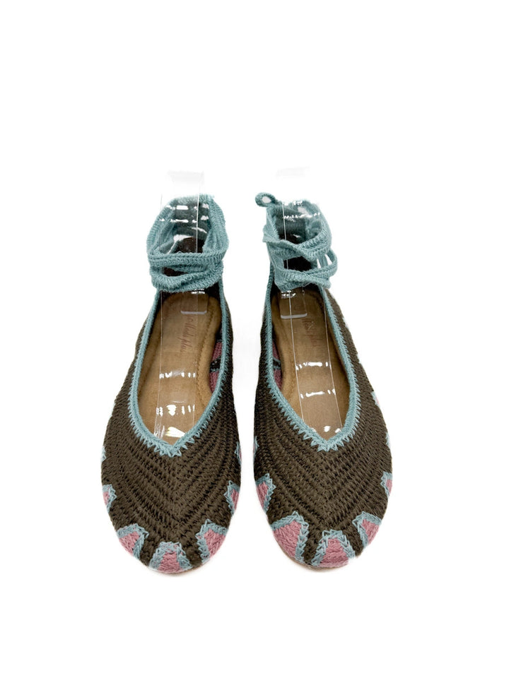 Bailarinas Artesanales de Crochet con Cintas para Tobillo y Diseño Étnico