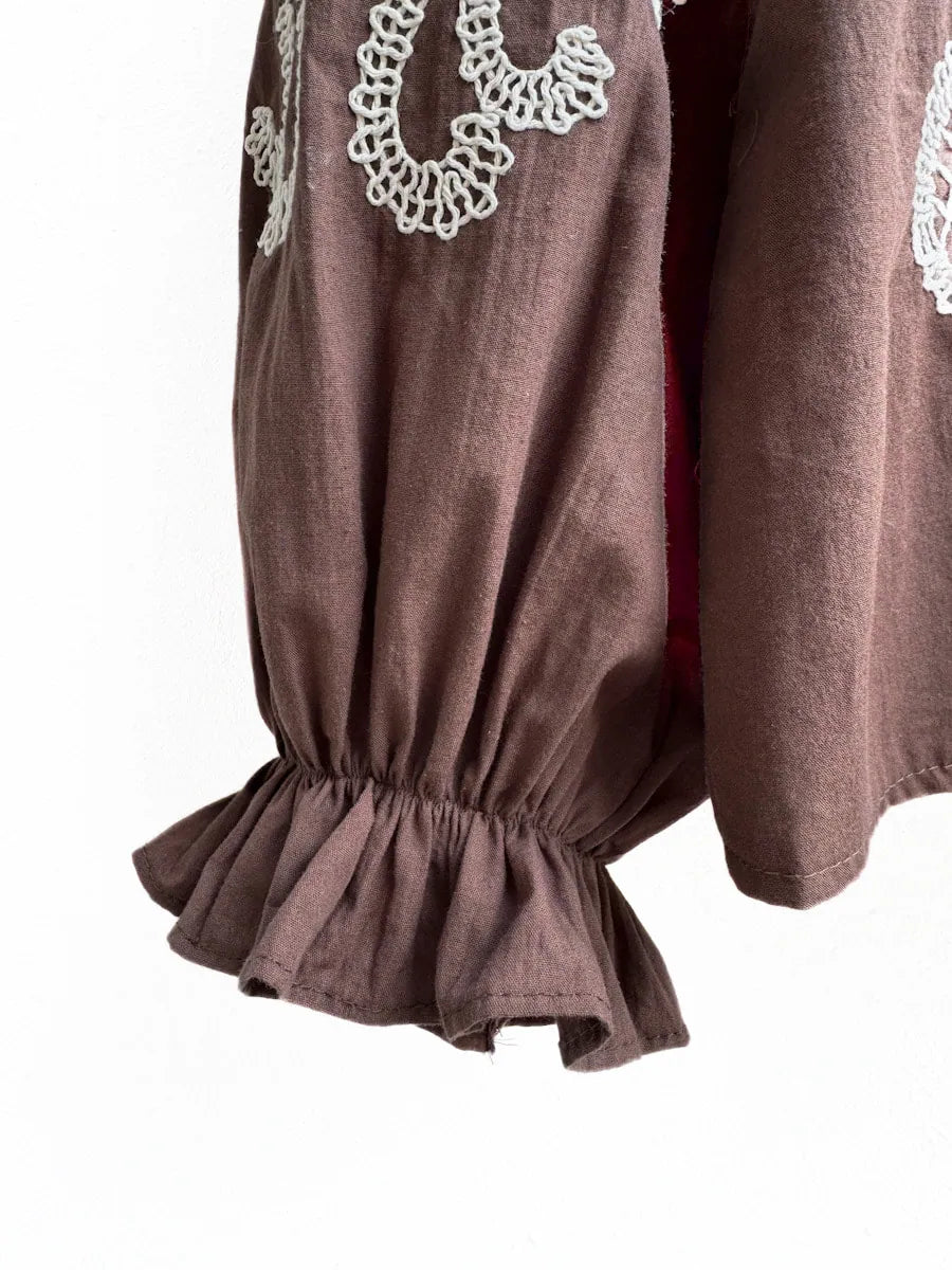 Blusa Bordada de Estilo Artesanal