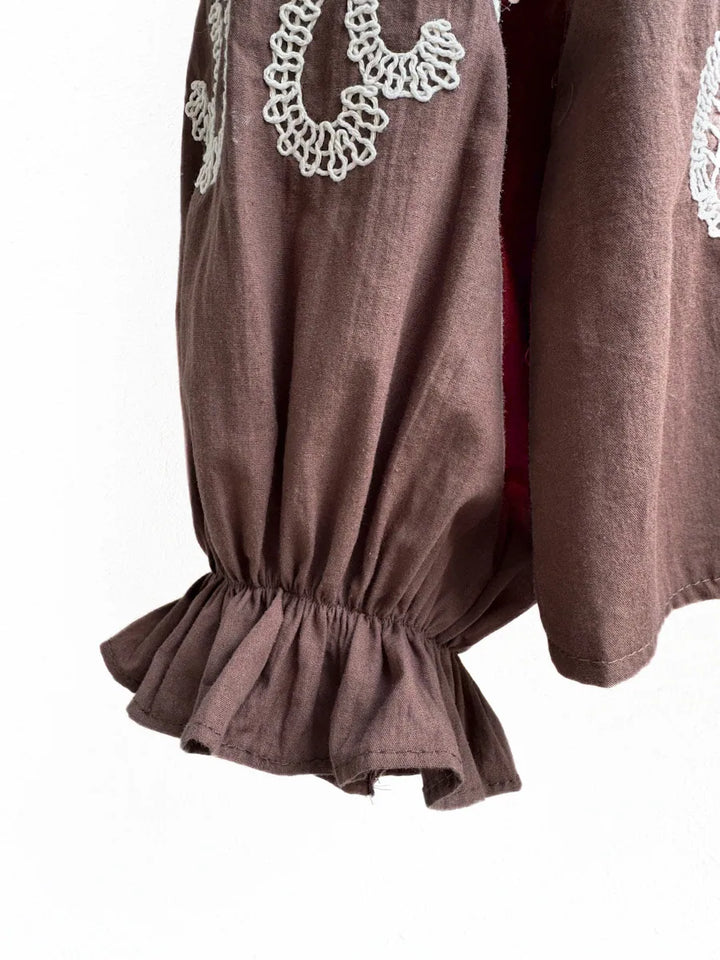 Blusa Bordada de Estilo Artesanal