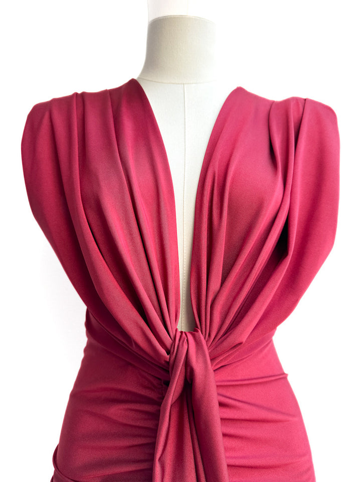 Vestido Largo Drapeado con Escote en V Profundo, Nudo en la Cintura.