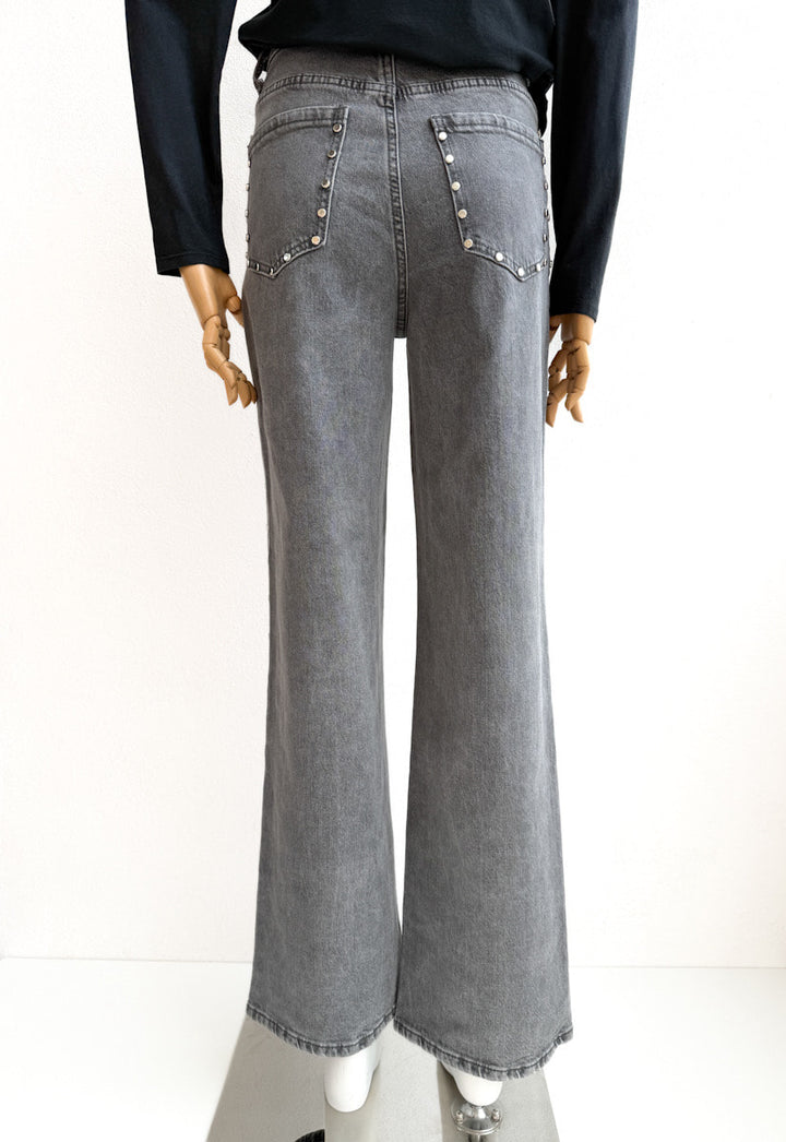 Jeans Gris con Remaches Decorativos