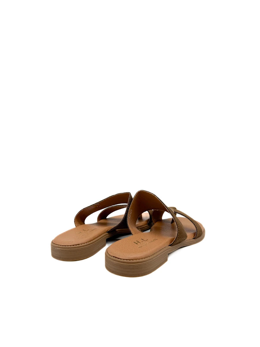 Sandalias Planas con Anillo al Dedo y Correas Cruzadas en Antelina