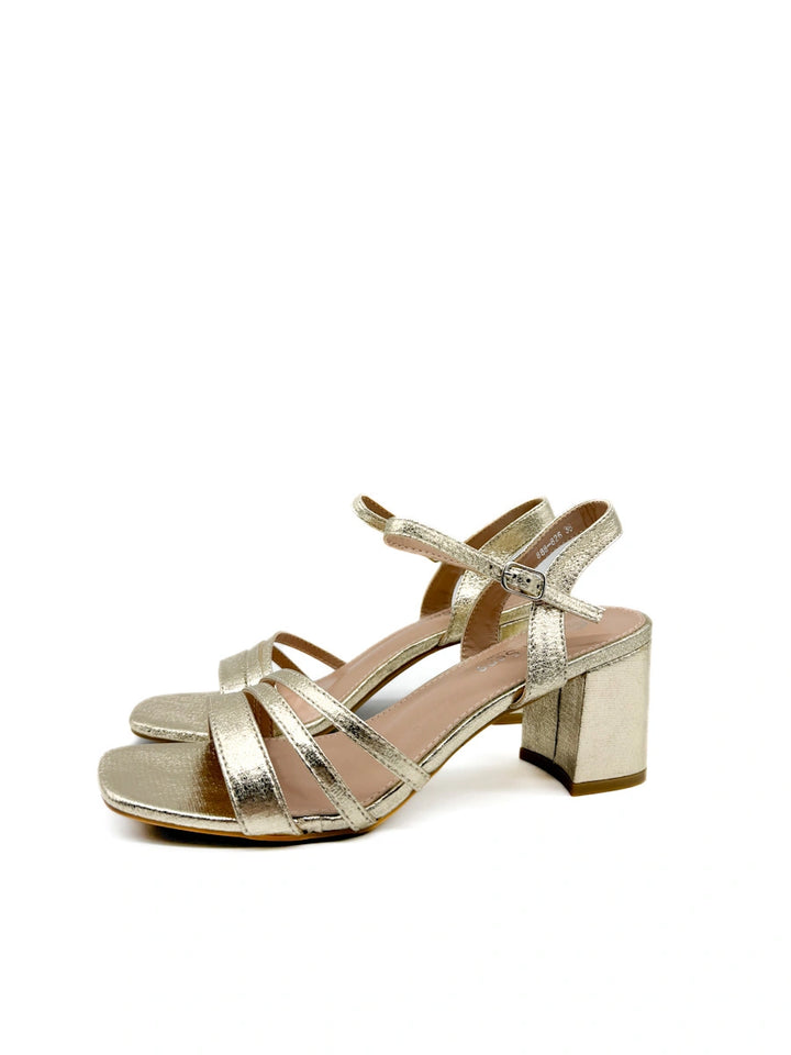 Sandalias  Elegancia Versátil en Negro y Dorado Metálico