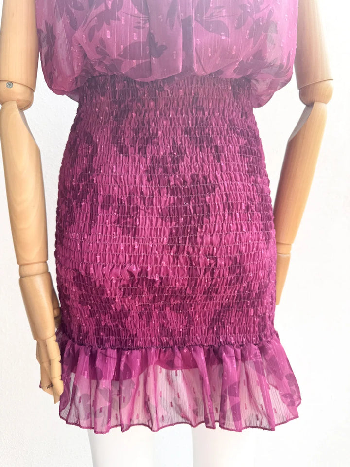 Vestido Corto Estampado con Cuello Alto y Nido de Abeja