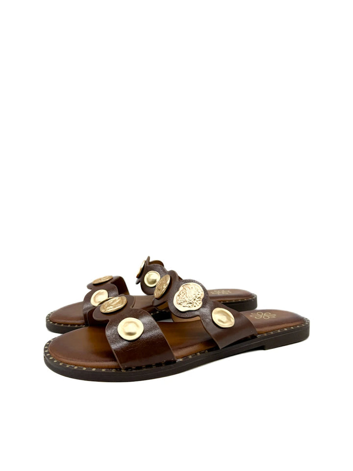 Sandalias de Pala con Medallones Estilo Griego y Tachuelas Doradas - Sandalias Planas de Cuero Marrón Retro