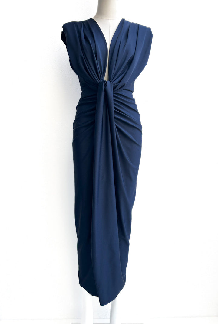 Vestido Largo Drapeado con Escote en V Profundo, Nudo en la Cintura.