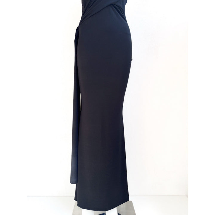 Vestido Largo de Gala con Cuello Halter y Drapeado Frontal