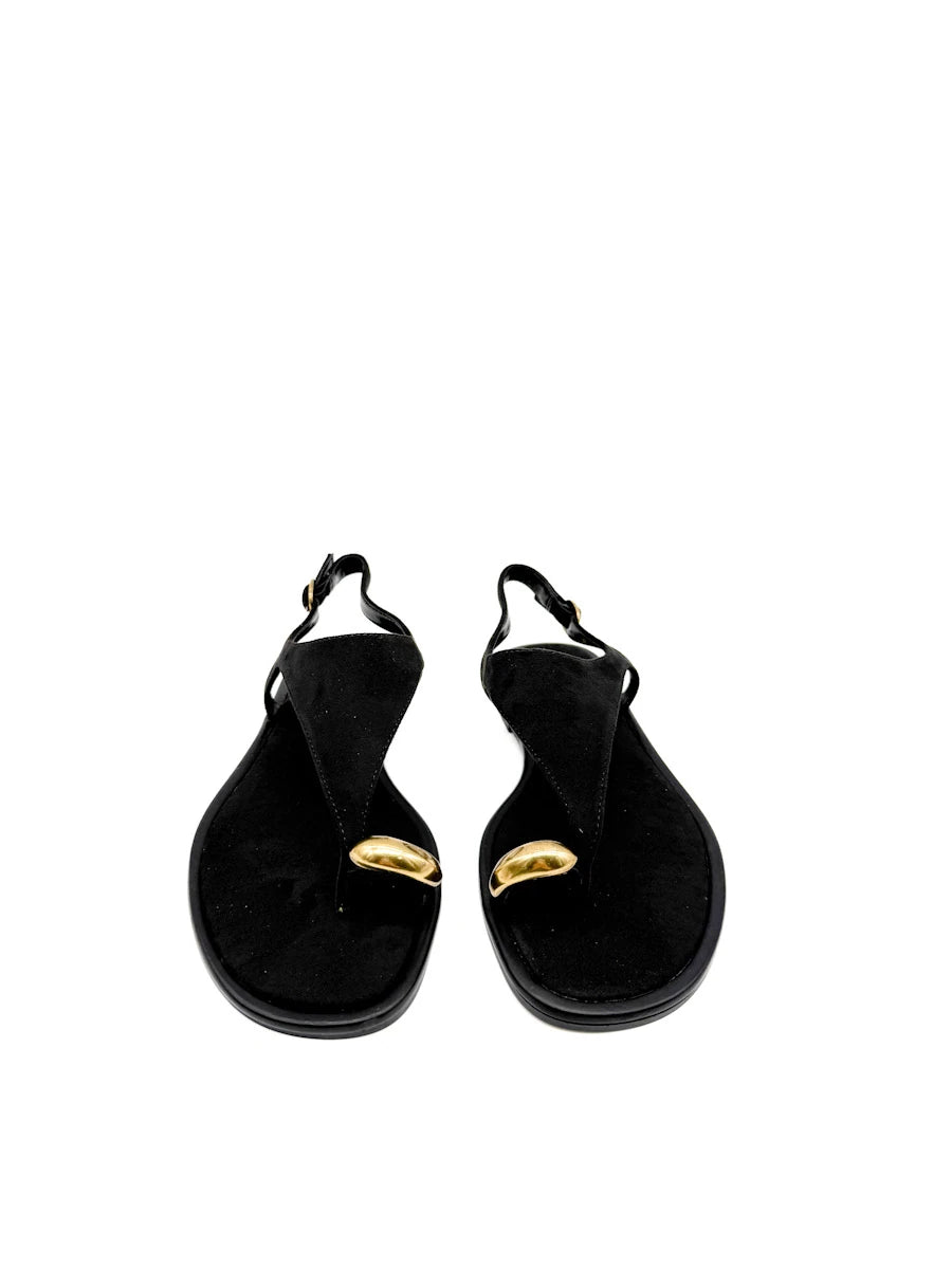 Sandalias Minimalista en Ante con Detalle de Anillo Dorado