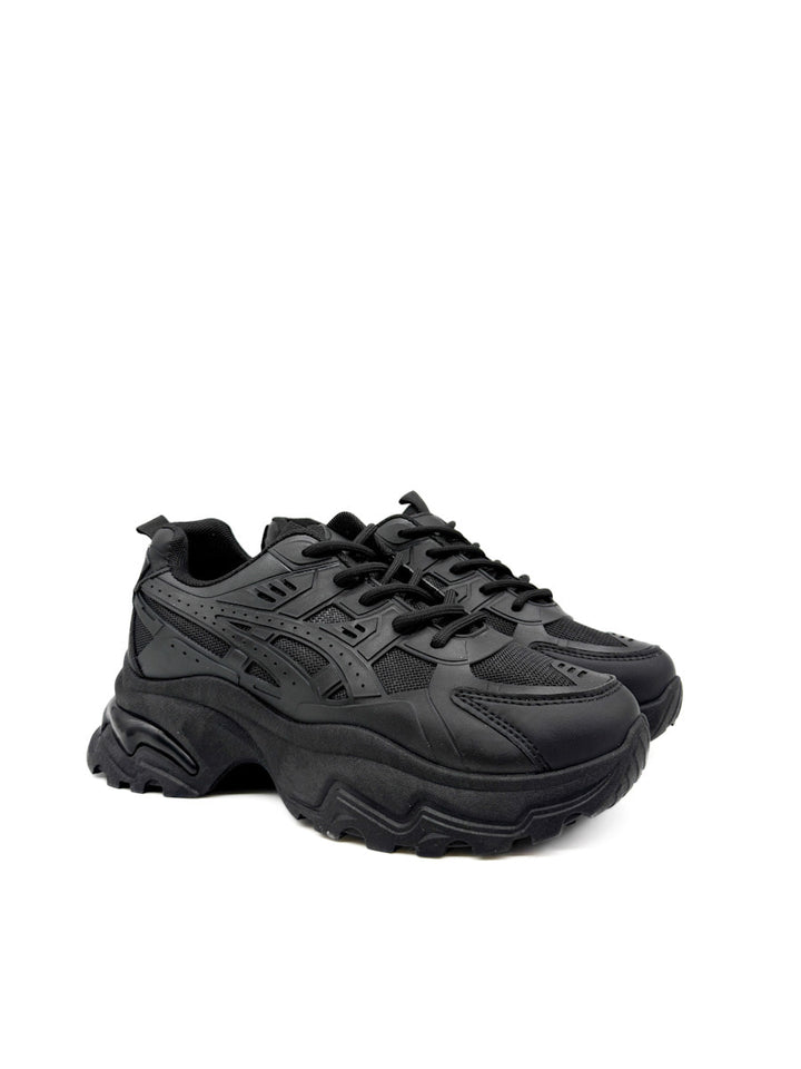 Zapatillas Blanco y Negro: Estilo Urbano con Suela Gruesa