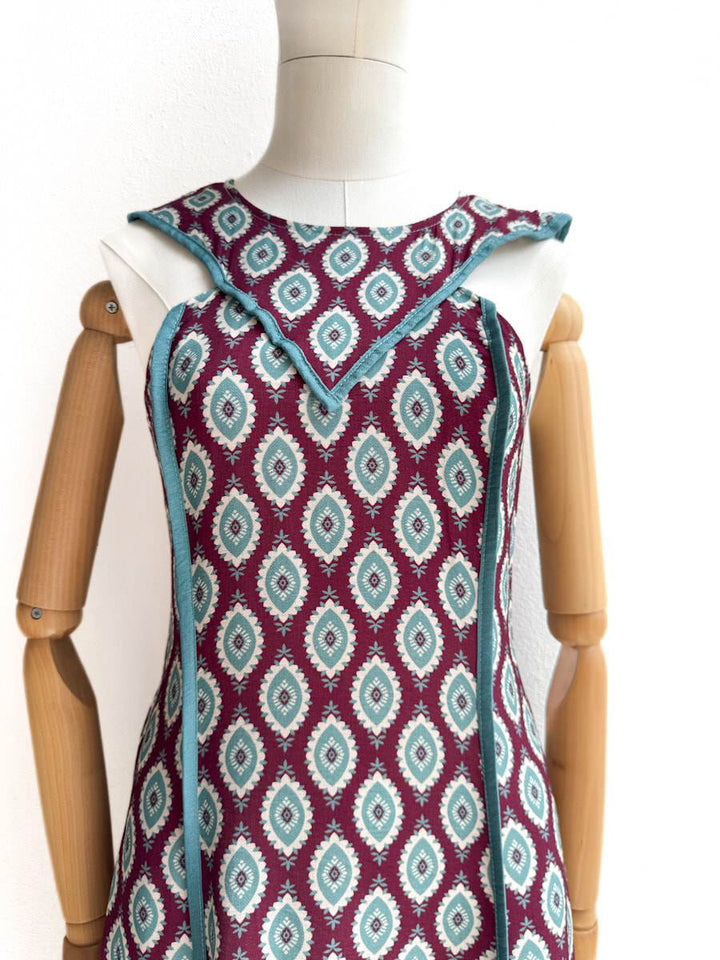 Vestido Midi Étnico con Escote Original – Disponible en Varios Colores