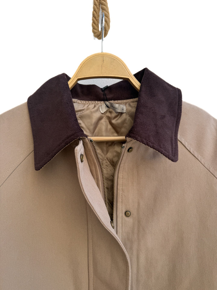 Chaqueta Corta con Cuello de Pana – Estilo Casual y Atemporal