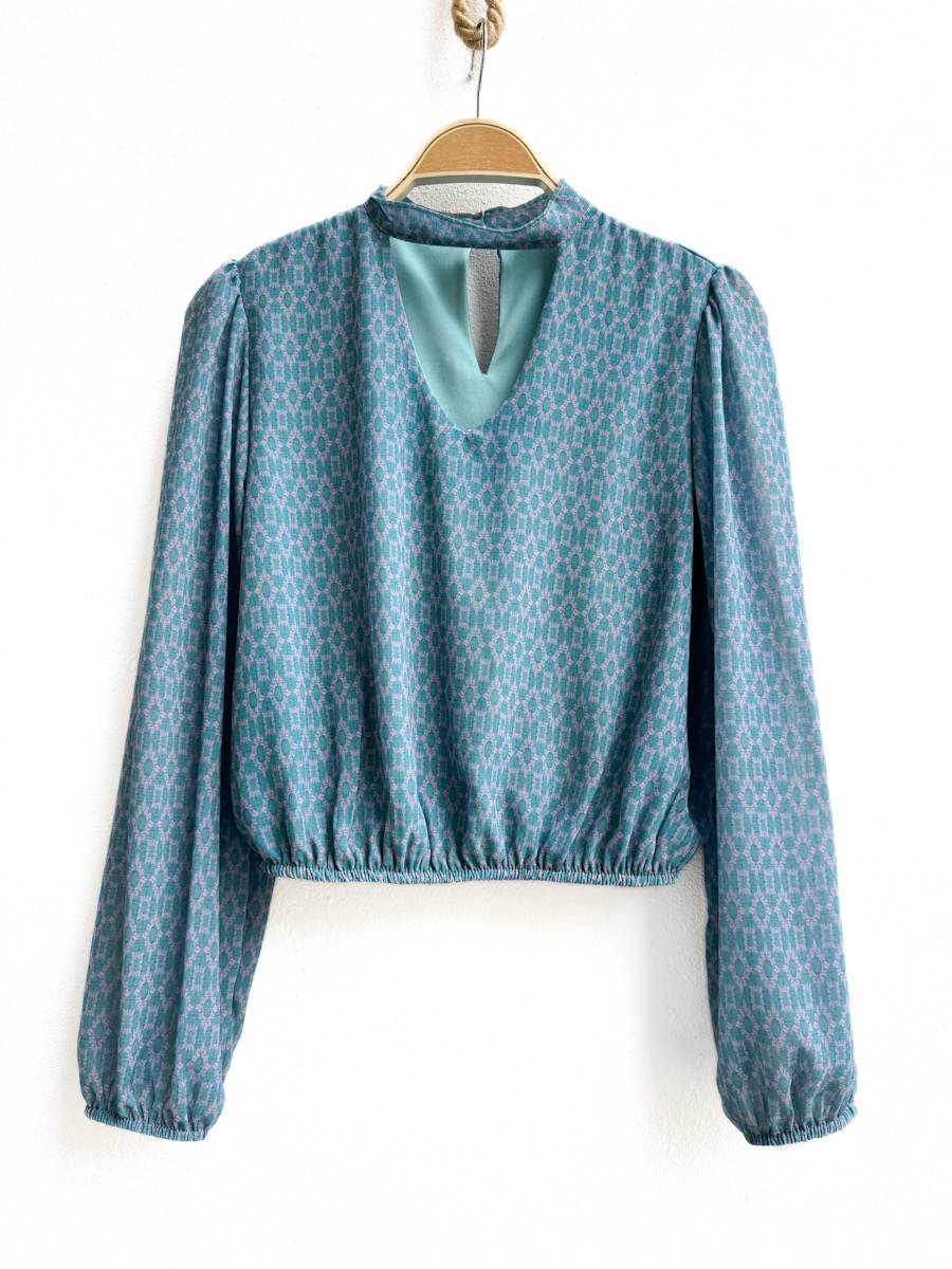 Blusa de Manga Larga con Estampado Geométrico, Disponible en Más Colores y Diseños