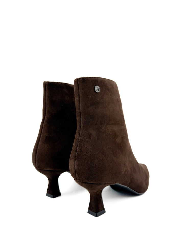 Botines de Antelina con Tacón Cónico y Punta Fina