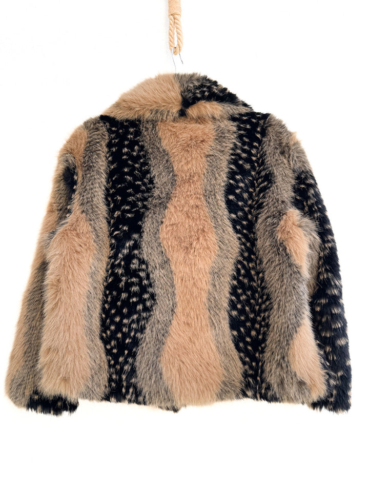 Abrigo corto de pelo sintético multicolor