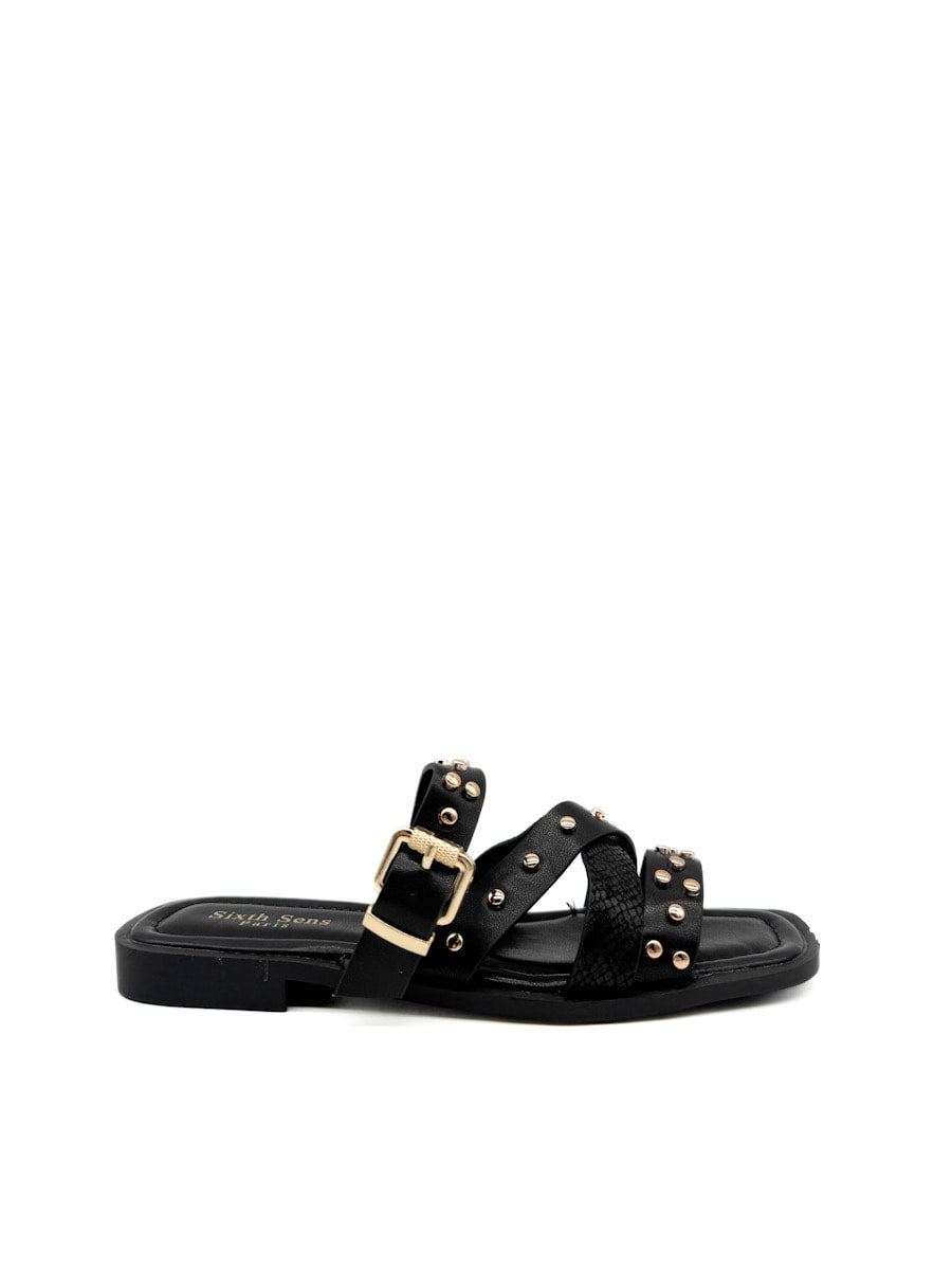 Sandalia Plana Negra con Tachuelas y Hebilla Dorada Negro