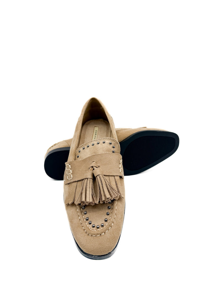 Mocasines de Borlas y Tachuelas Corina M5680