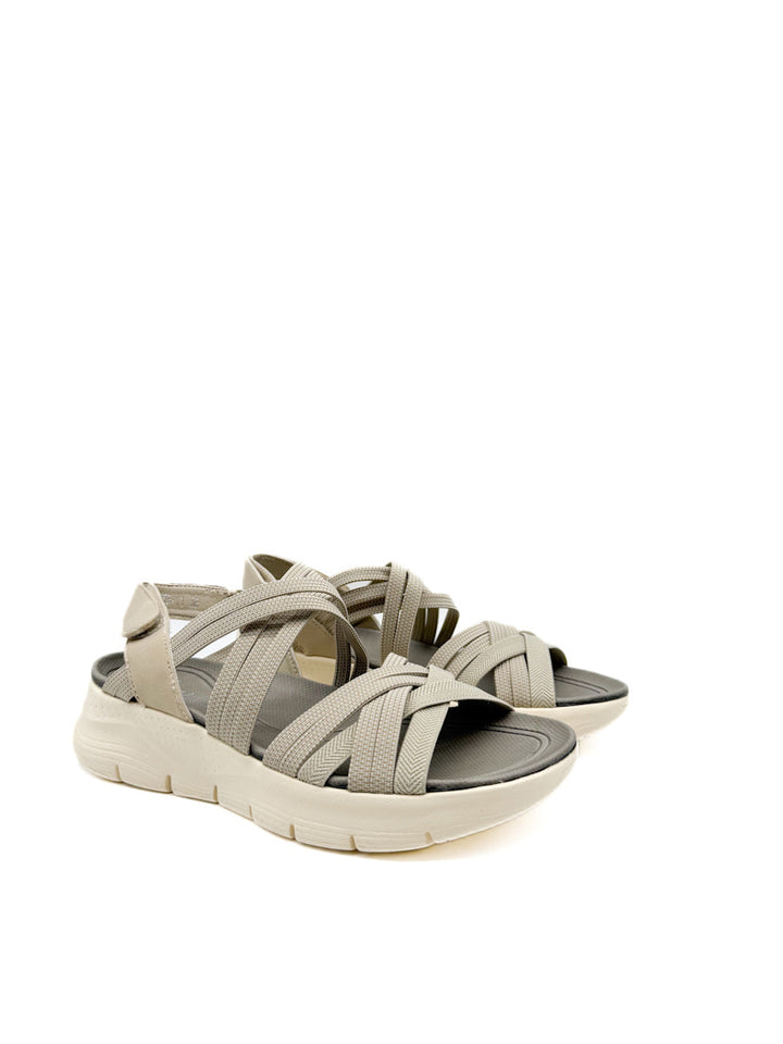 Sandalias de plataforma con tiras cruzadas en tonos rosa y gris