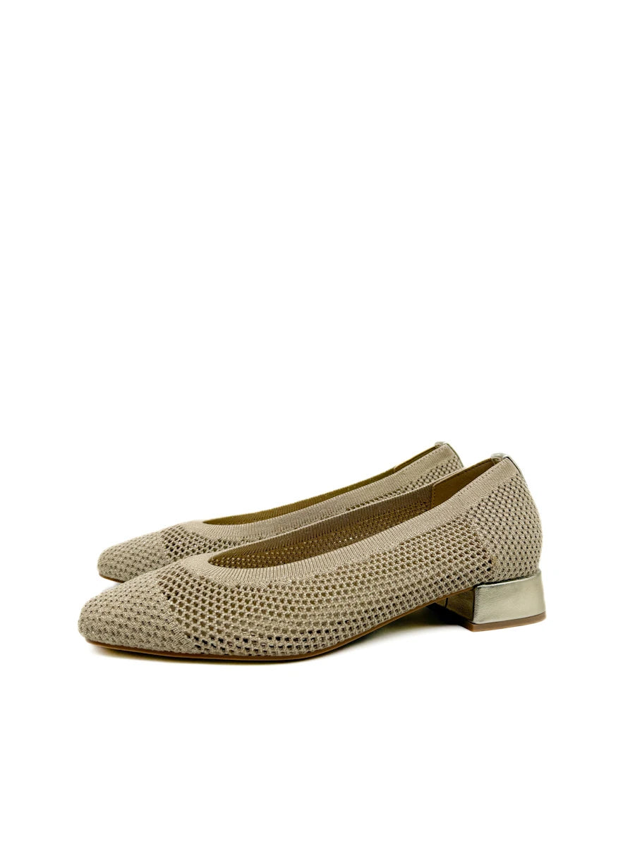 Zapatos  de Malla con Tacón Bloque: Confort y Estilo Contemporáneo