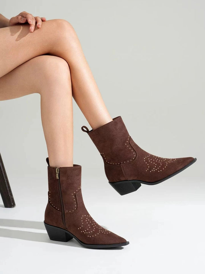 Botines Cowboy de Antelina con Tachuelas Decorativas