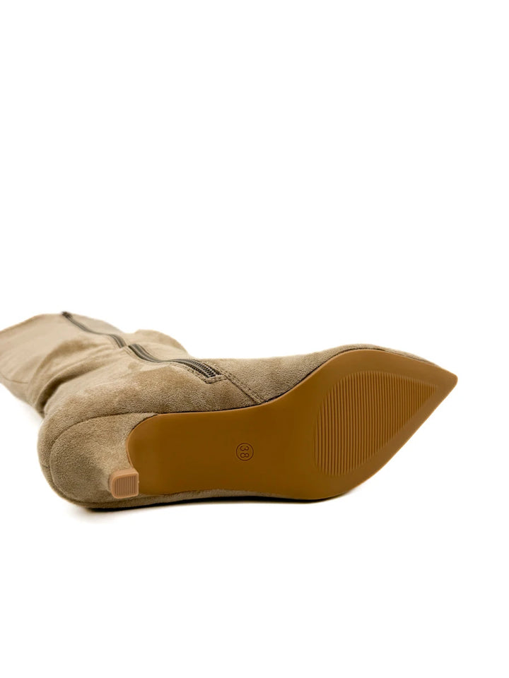 Botas Altas Fruncidas de Ante Sintético con Tacón Chupete y Puntera Fina
