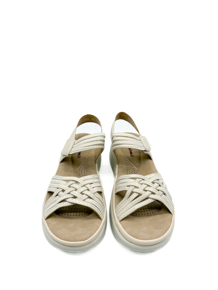 Sandalia Color Beige Detalle Tiras Entrelazadas