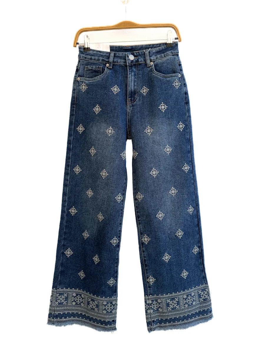 Jeans rectos con bordado étnico