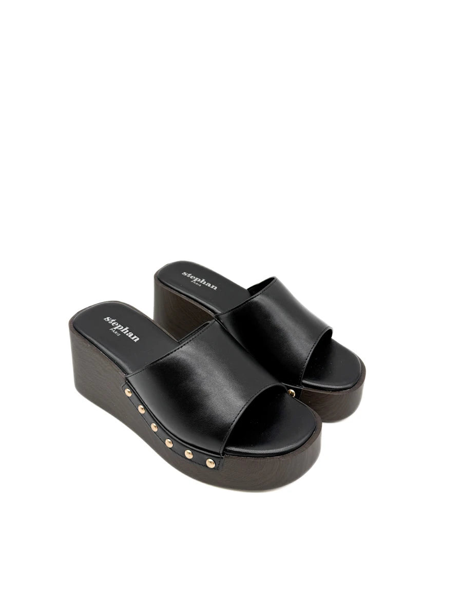 Sandalias de Cuña Tipo Zueco con Plataforma Efecto Madera y Tachuelas