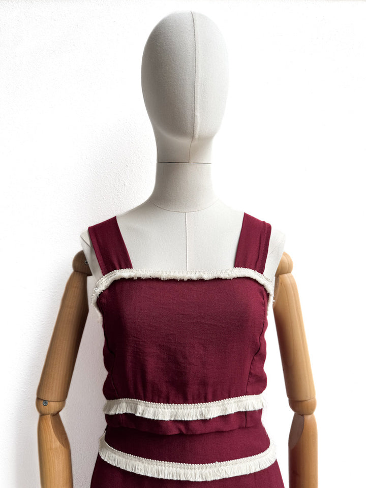 Conjunto Top y Falda con Detalles en Contraste