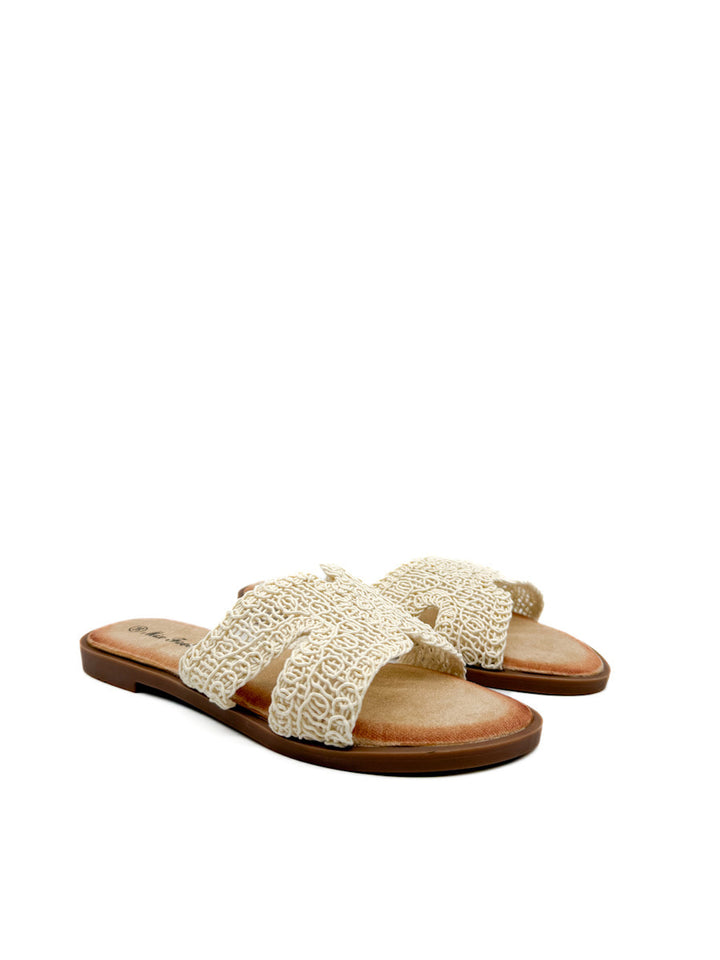 Sandalia Plana Tejidas en Color Beige – Estilo Casual y Elegante