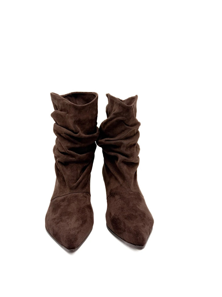 Botines de Antelina con Tacón Chupete y Caña Arrugada