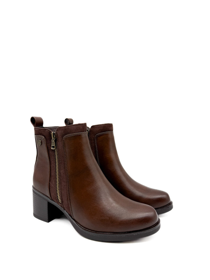Botines de Tacones Medios: Elegancia y Comodidad en Cuero Sintético