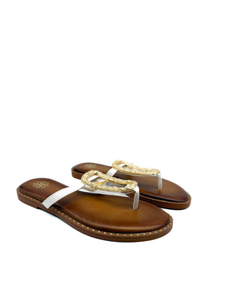 Sandalias Planas con Adorno Dorado Transparente