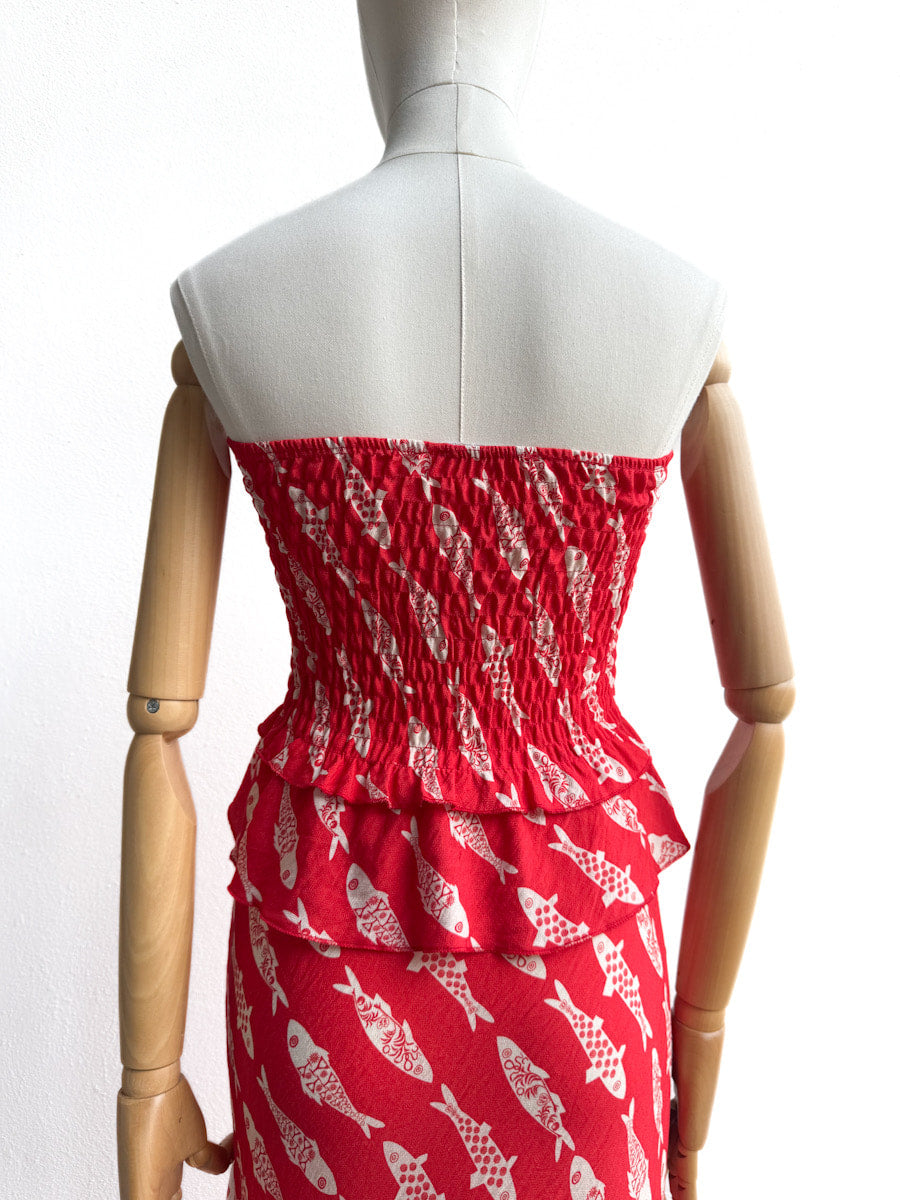 Conjunto Top y Falda Estampado de Peces – Disponible en Rojo y Beige