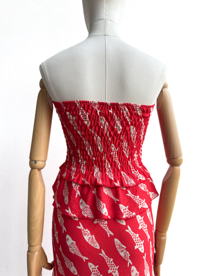 Conjunto Top y Falda Estampado de Peces – Disponible en Rojo y Beige